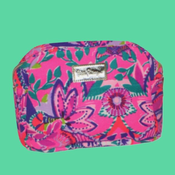 Lilly Pulitzer Handbags - NWT Lilly Pulitzer Cosmetic Make Up Bag Pouch in She's Too Fly Pink